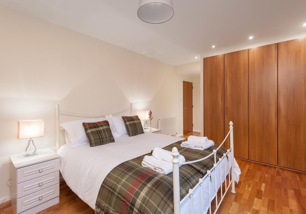 The Holyrood Park Residence Edinburg Exteriör bild